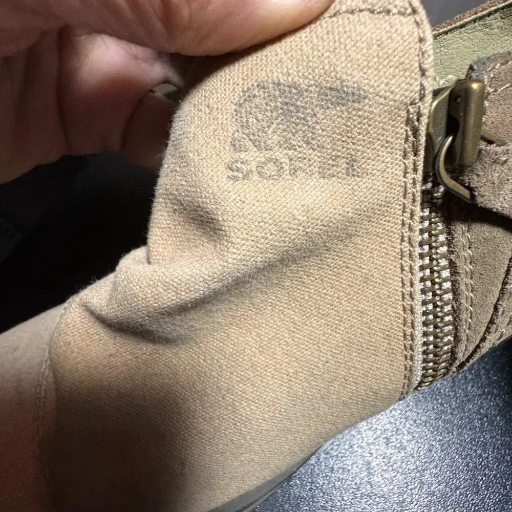 Sorel size 6.5 tan ankle boots